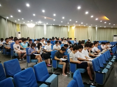 信息与智能工程系邀请北京触控科技专家开展“手机游戏开发”技术讲座